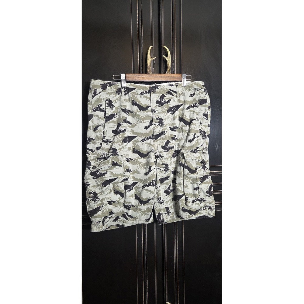 Levi Woodland Tiger Pattern Shorts 36x10, Summer,  Vacation,